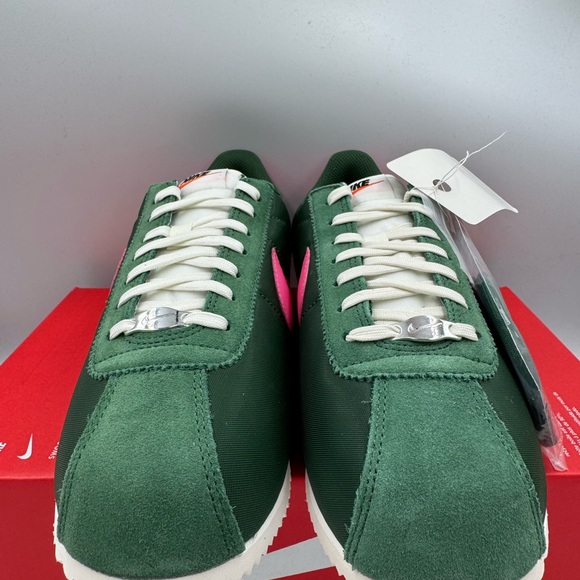 Nike Cortez Fir Pinksicle BRAND NEW Size 10 Women - Picture 3 of 8